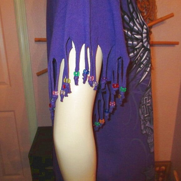 Winged Cyber Skull T-Shirt Size XL Beaded Fringe Short Sleeves Goth Chaos Wicked - Picture 6 of 7